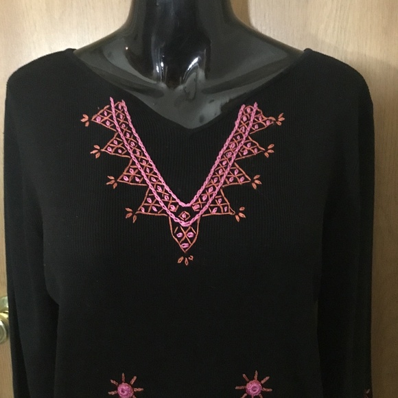 Joseph A. Women’s L Black Pullover Sweater Pink Embroidered 3/4 Sleeve - Picture 2 of 9